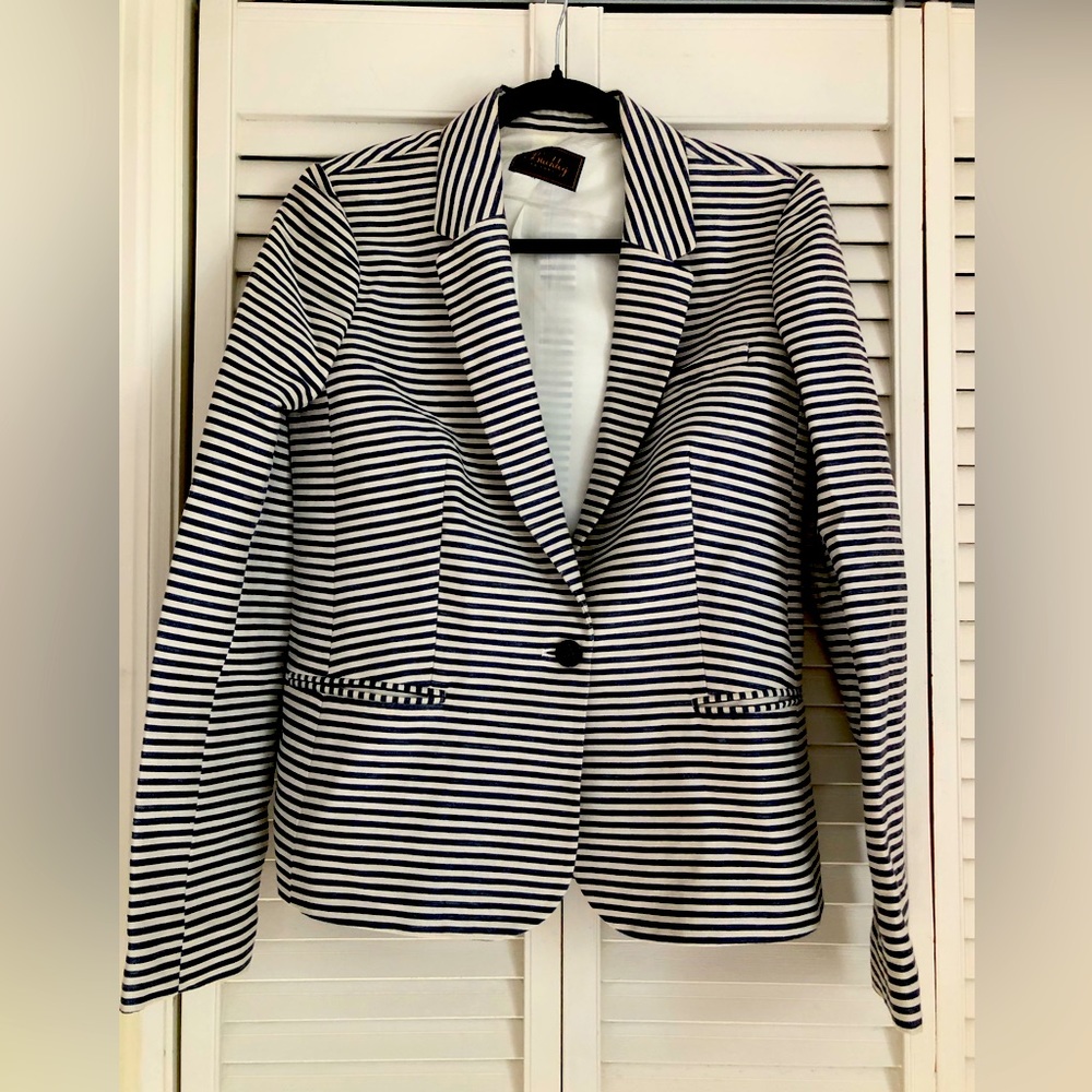 Buckley Tailors blue and white striped blazer size Small